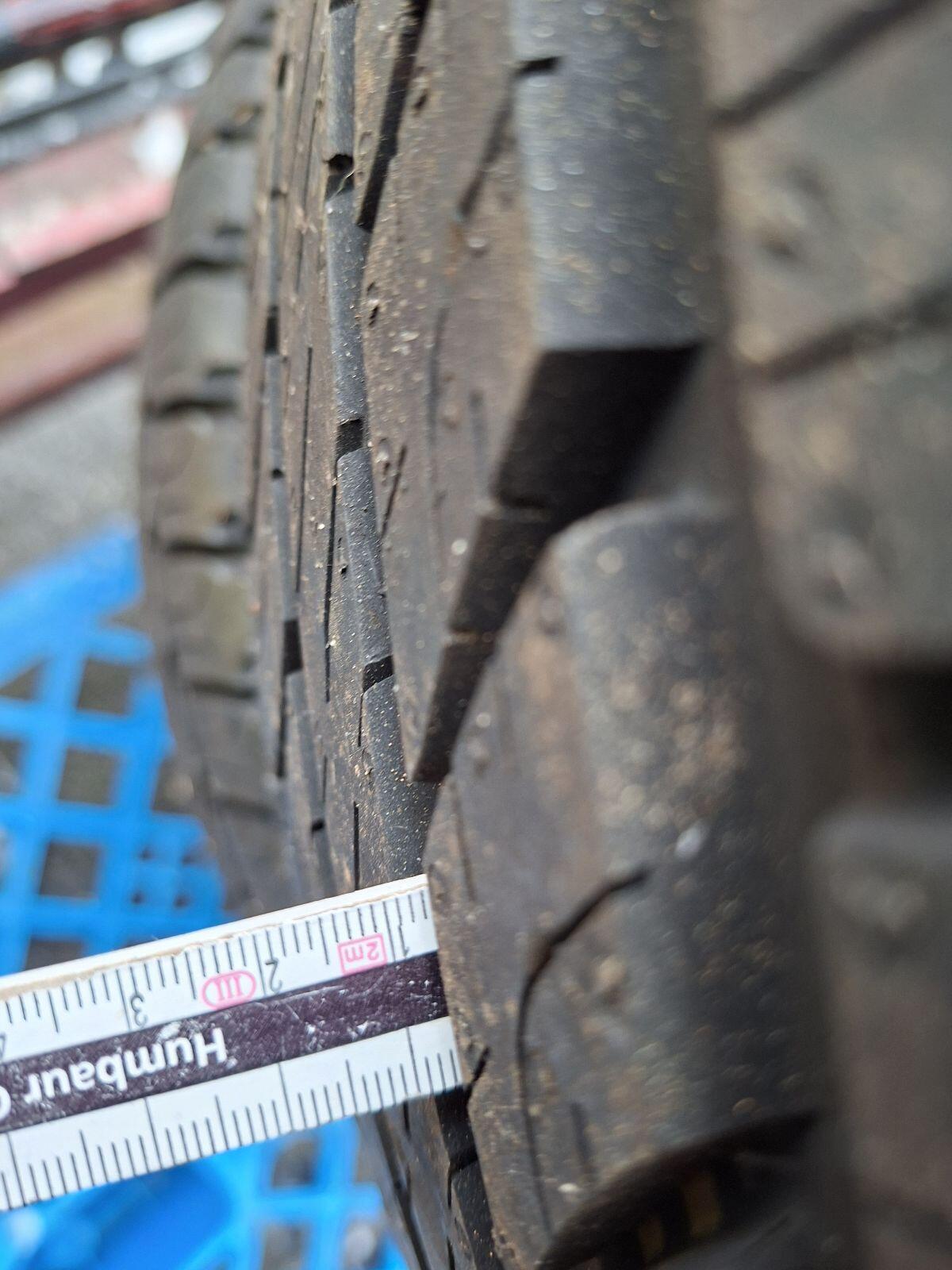 Ganzjahresreifen 265/65R17 3