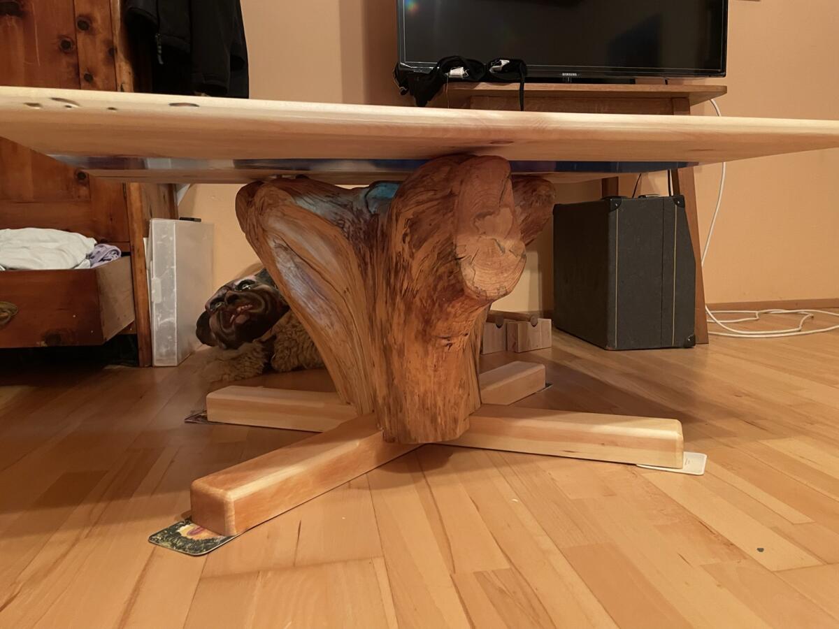 Tisch aus Epoxidharz 3