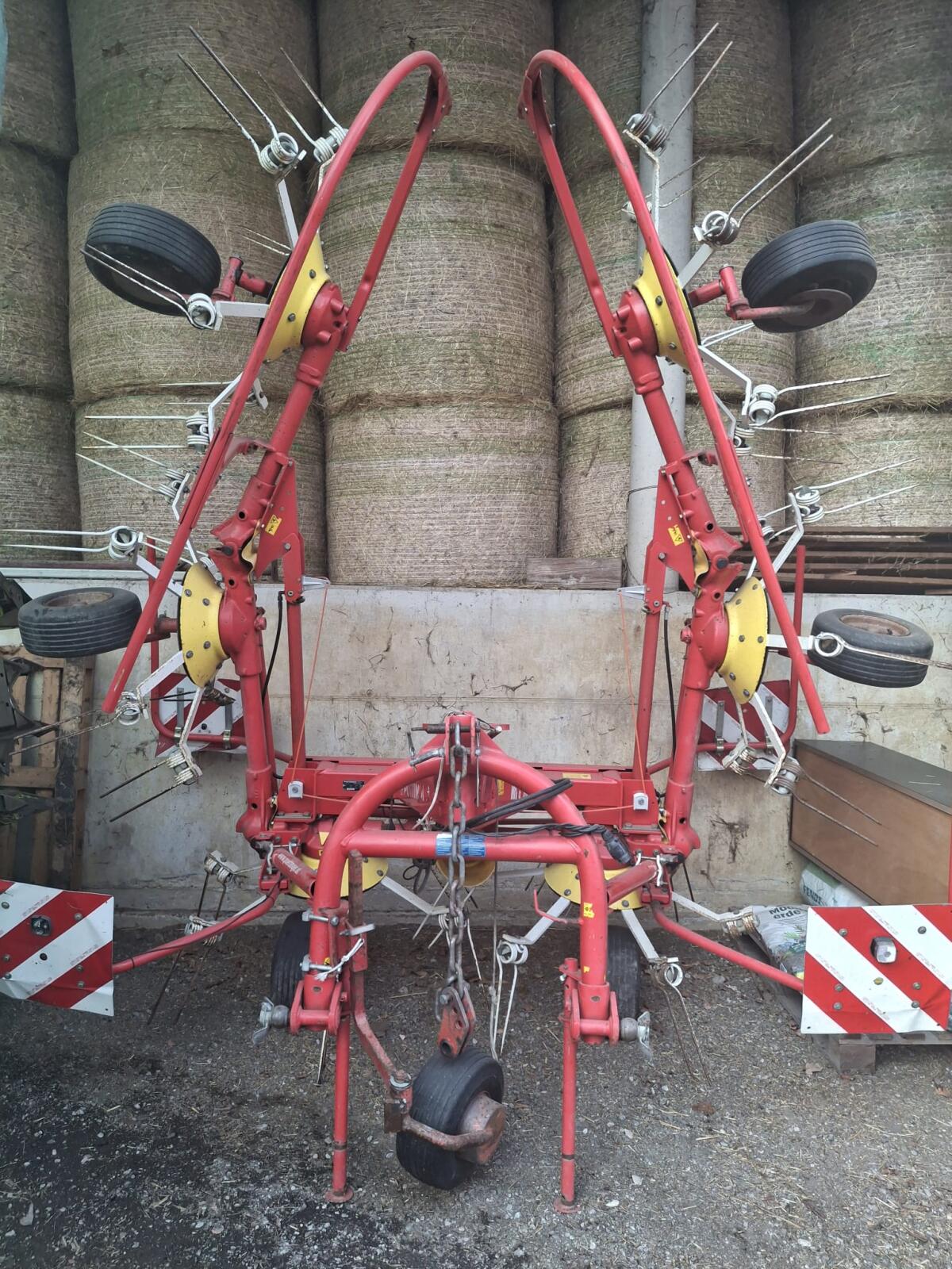 Verkaufe Kreiselheuer Pöttinger 2