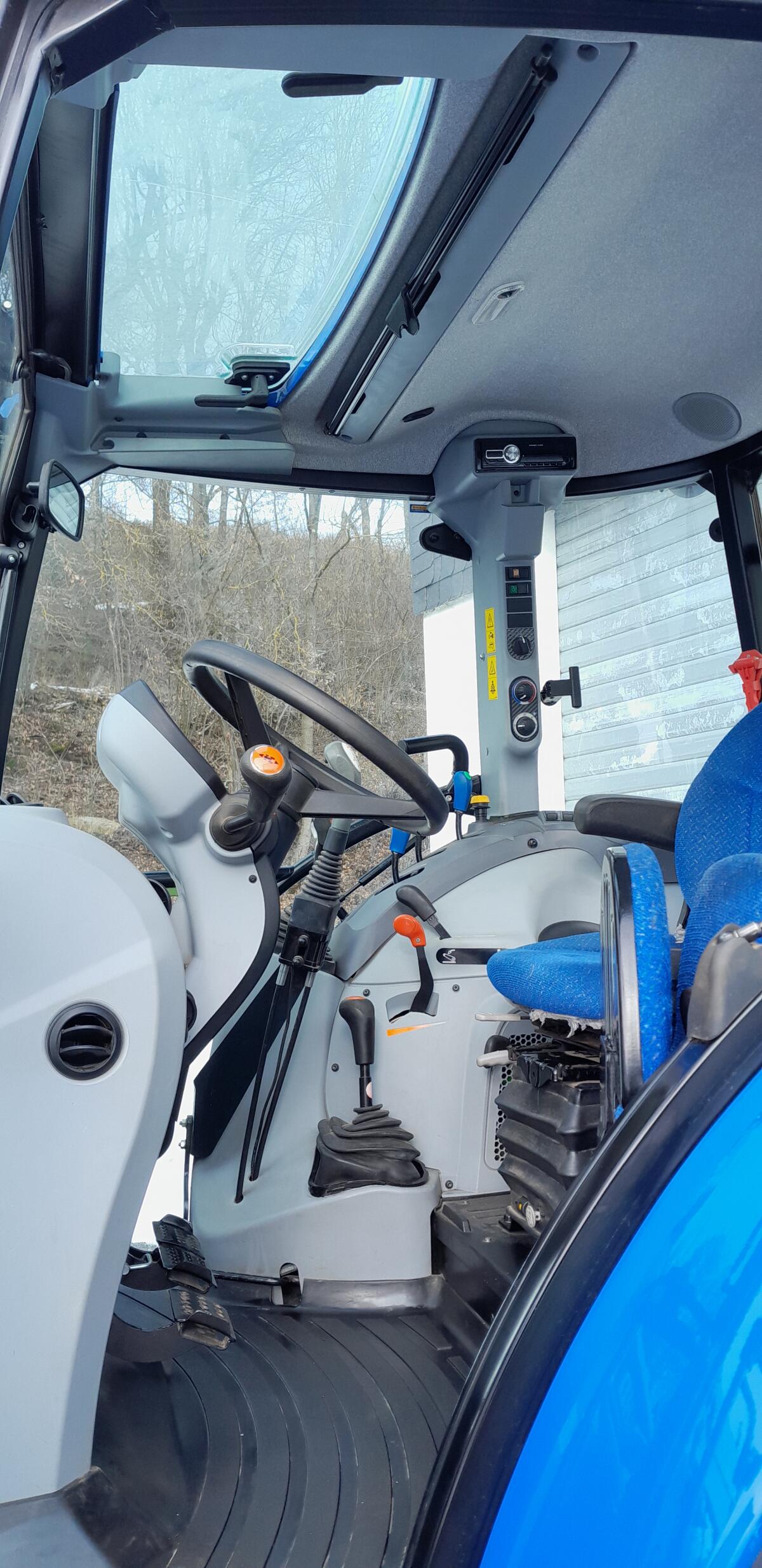 New Holland T 4.75 Powerstar 3