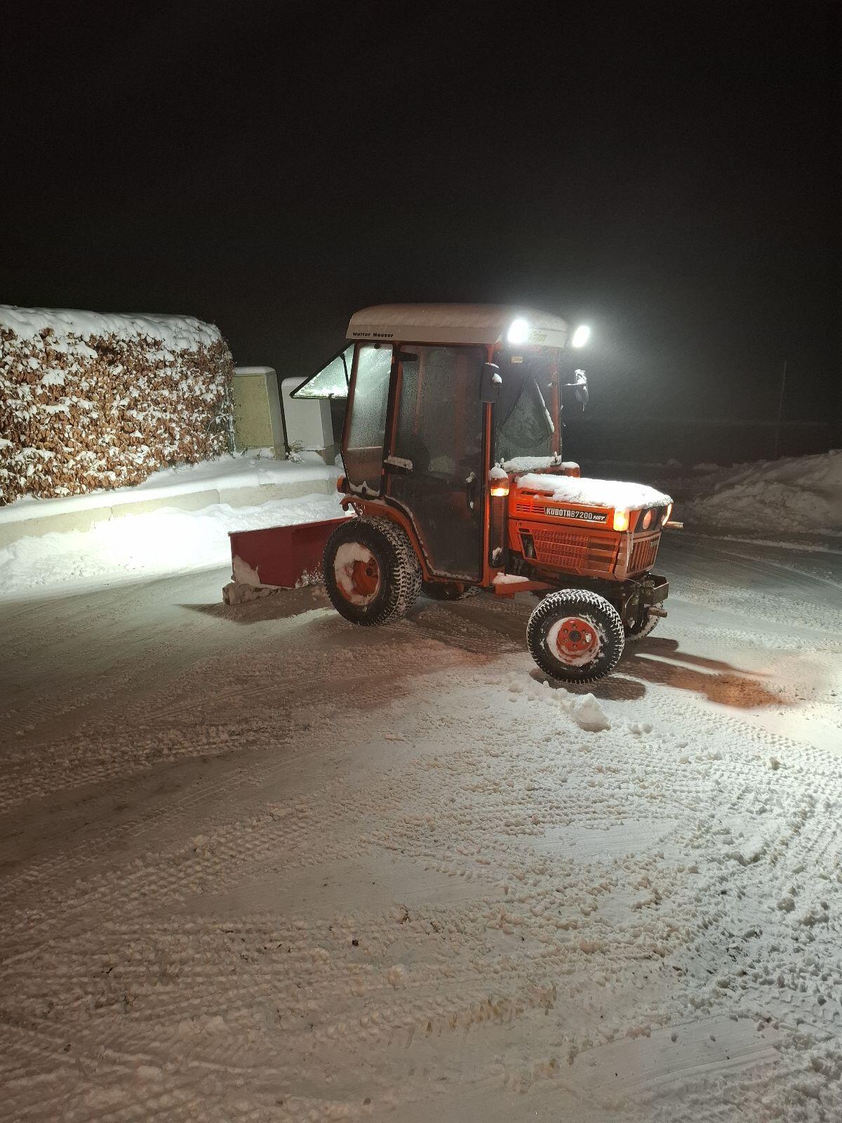 Kubota B 7200 HST Allrad 2