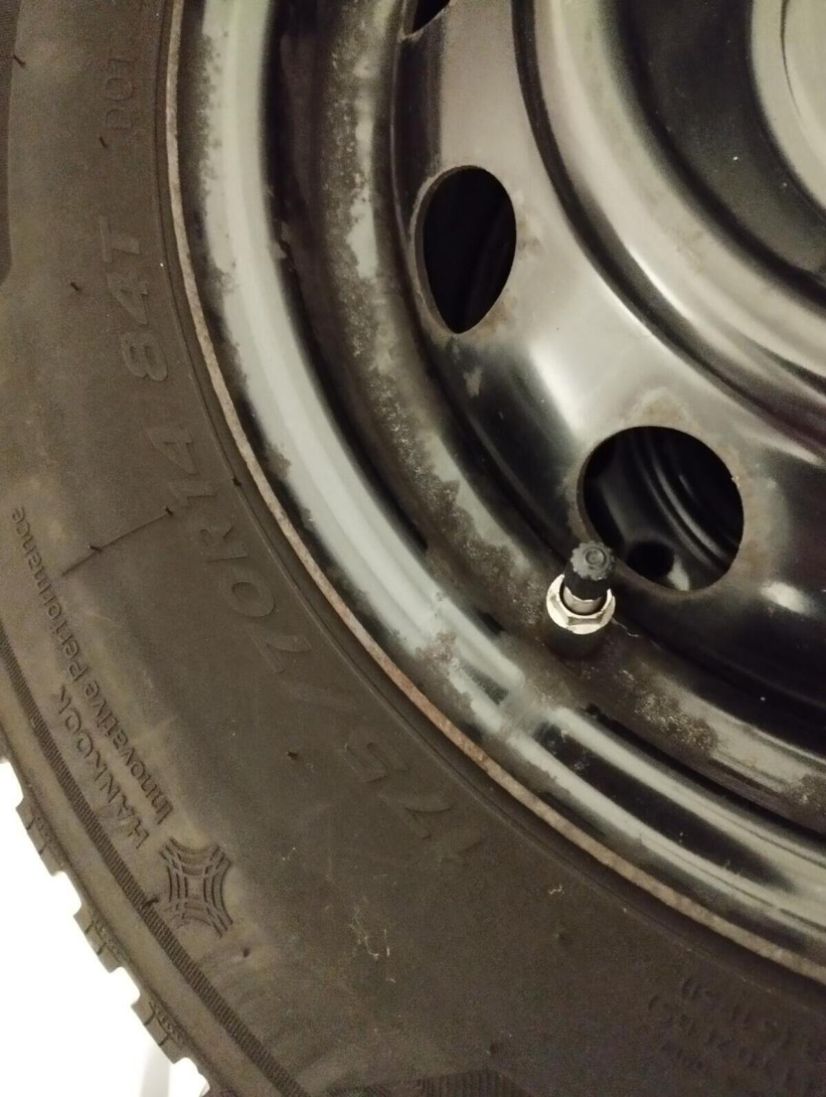 Winterreifen auf Stahlfelgen für Hyundai i20 2