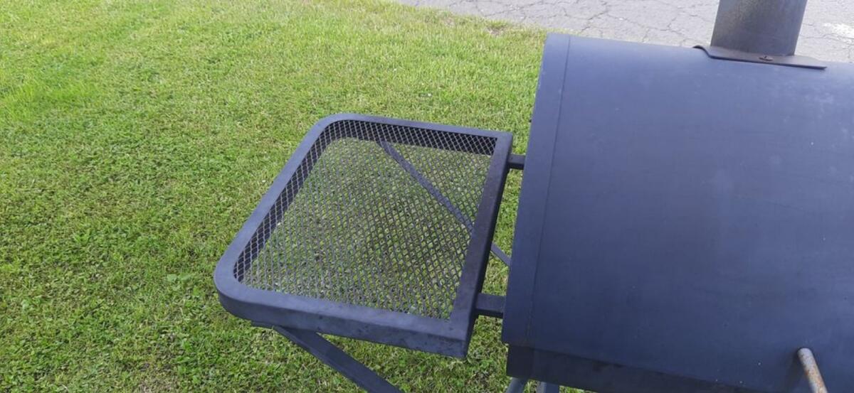 Holzkohlegrill mit Kastaniengrillpfanne Jamestown 3