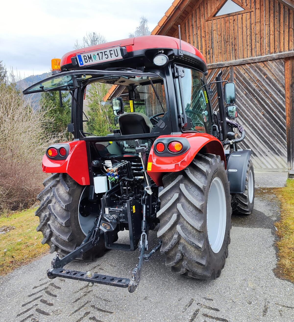 CASE Farmall 55A Allradtraktor 3