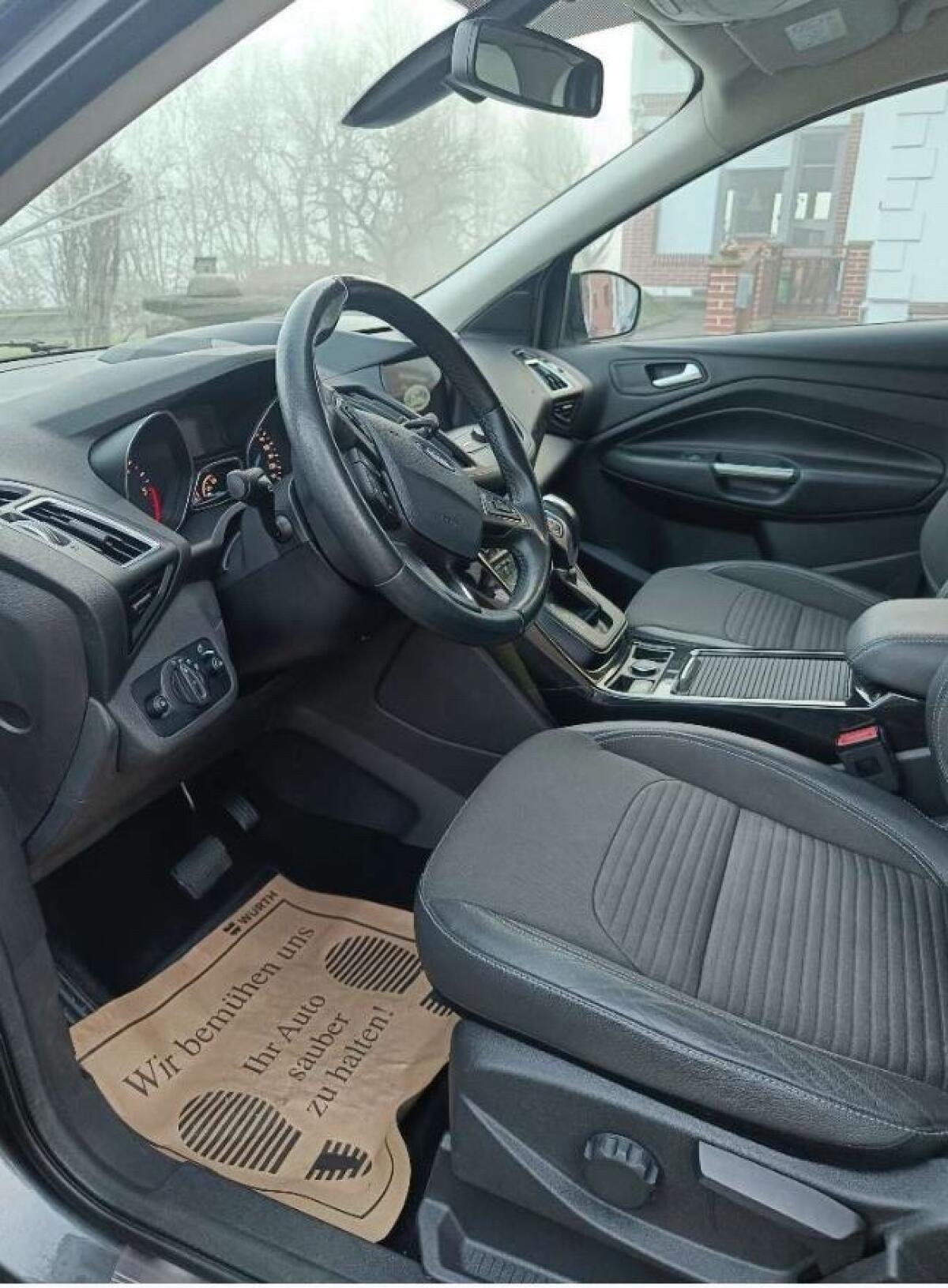 Ford Kuga 2.0 Titanium Aut. AWD 2