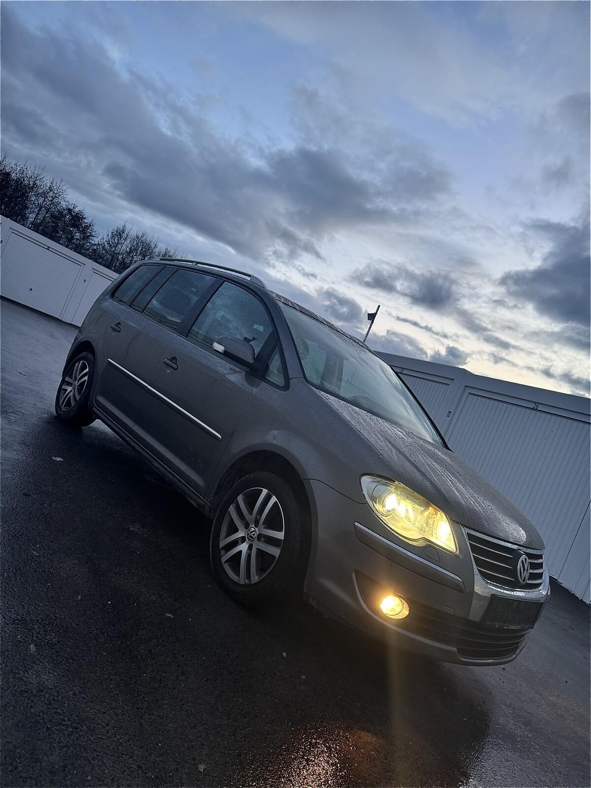 VW Touran 1.9 TDI Highline mit Pickerl 3