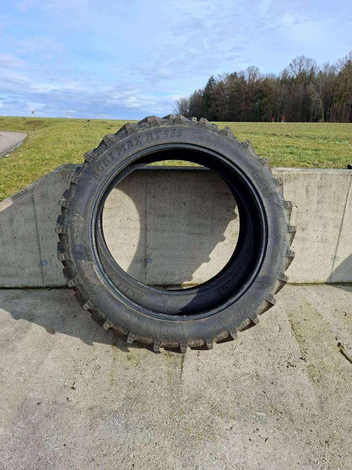 270/95R44 (11,2R44) BKT Pflegeräder 2