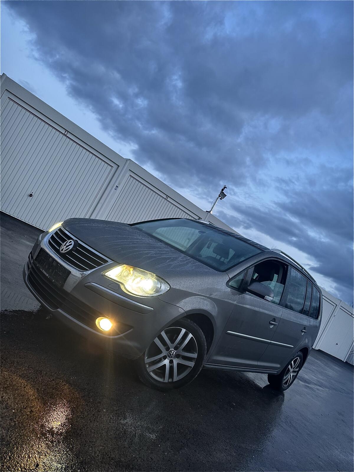 VW Touran 1.9 TDI Highline mit Pickerl 2