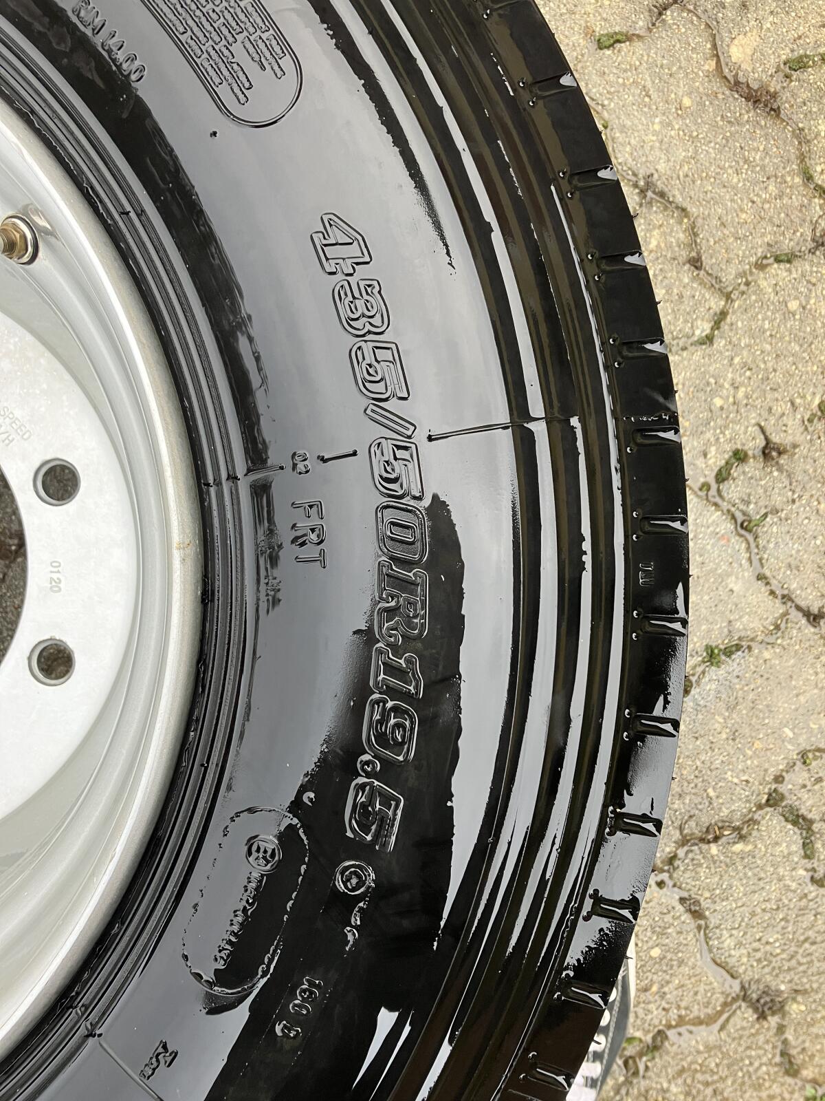 Reifen 435/50R19,5 3