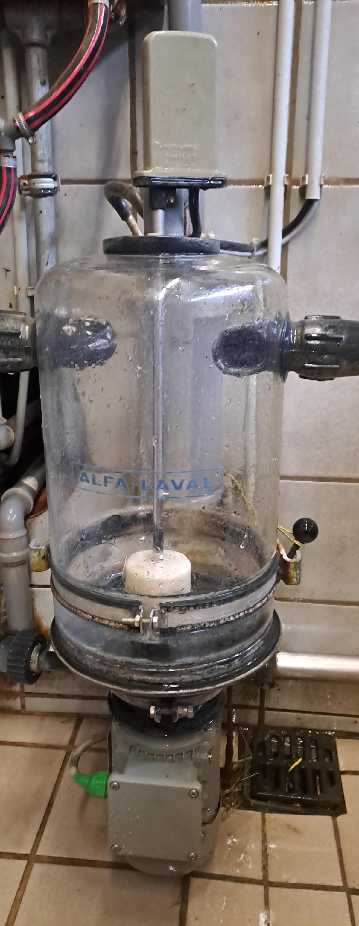 Westfalia Alfalaval Melkmaschine Milchkühlung Milchtank 2