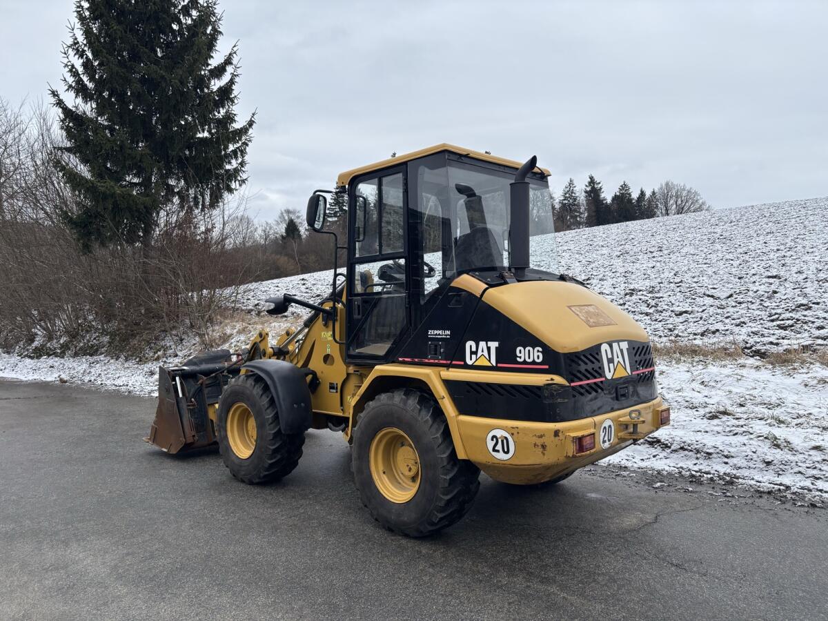 Lader-Radlader Cat 906 2