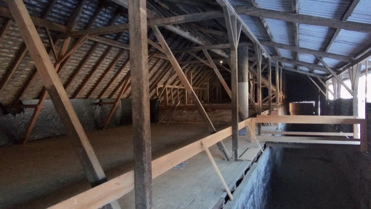 Großzügiges Bauernhaus mit Wirtschaftsgebäuden in Alleinlage 3