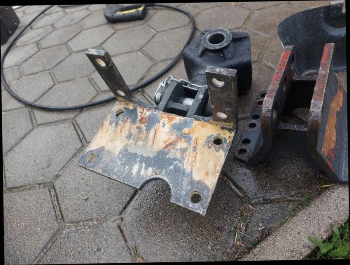 Oben- und Untenanhängung Steyr 9083, 9086, 9094 2