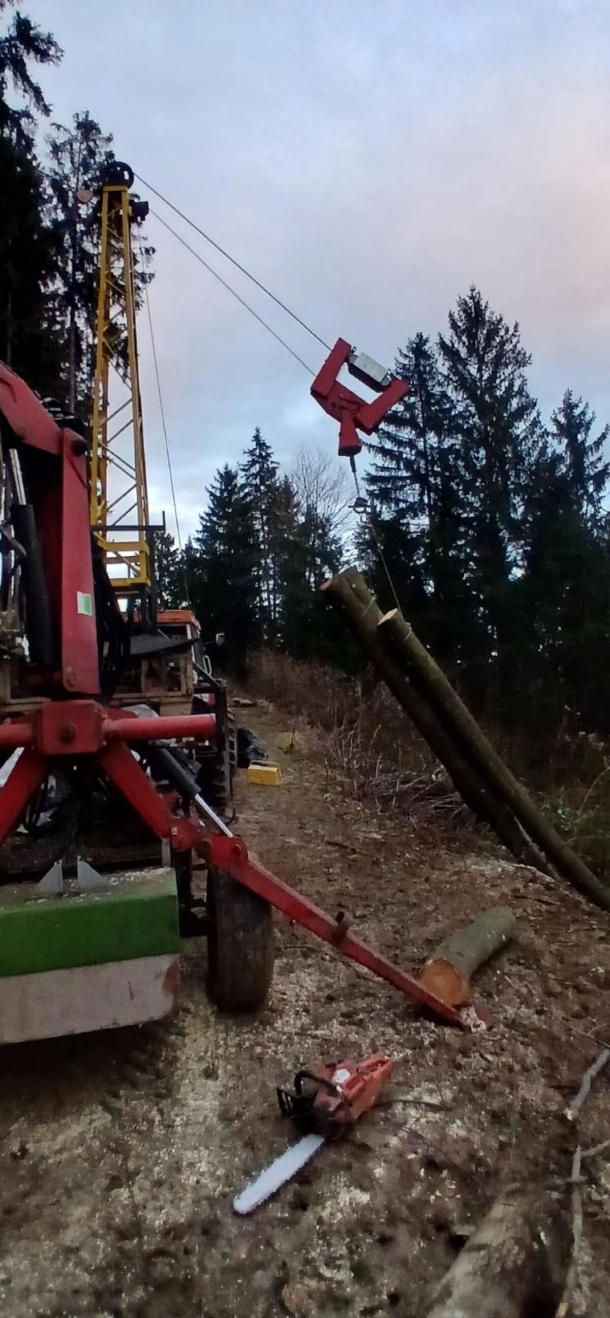 Seilkran mit Koller SK1 und Nokka Dreipunktkran 2