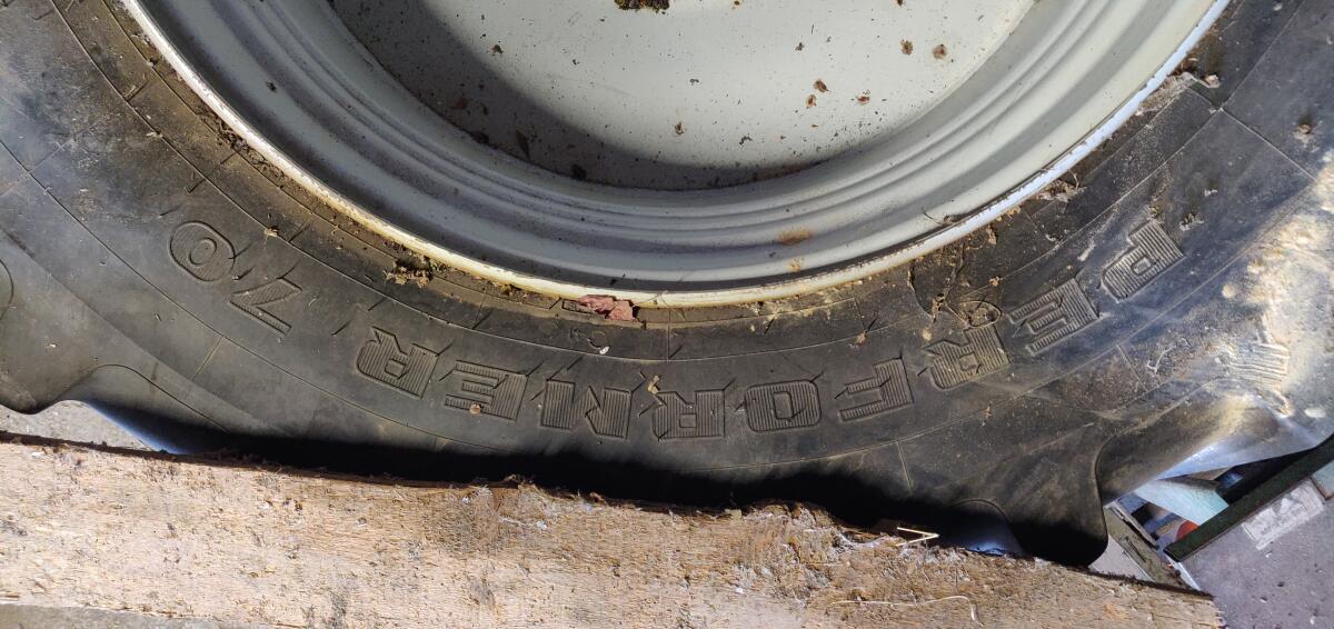 Steyr CVT, Case CVX, New Holland TVT Räder 580/70R42 2