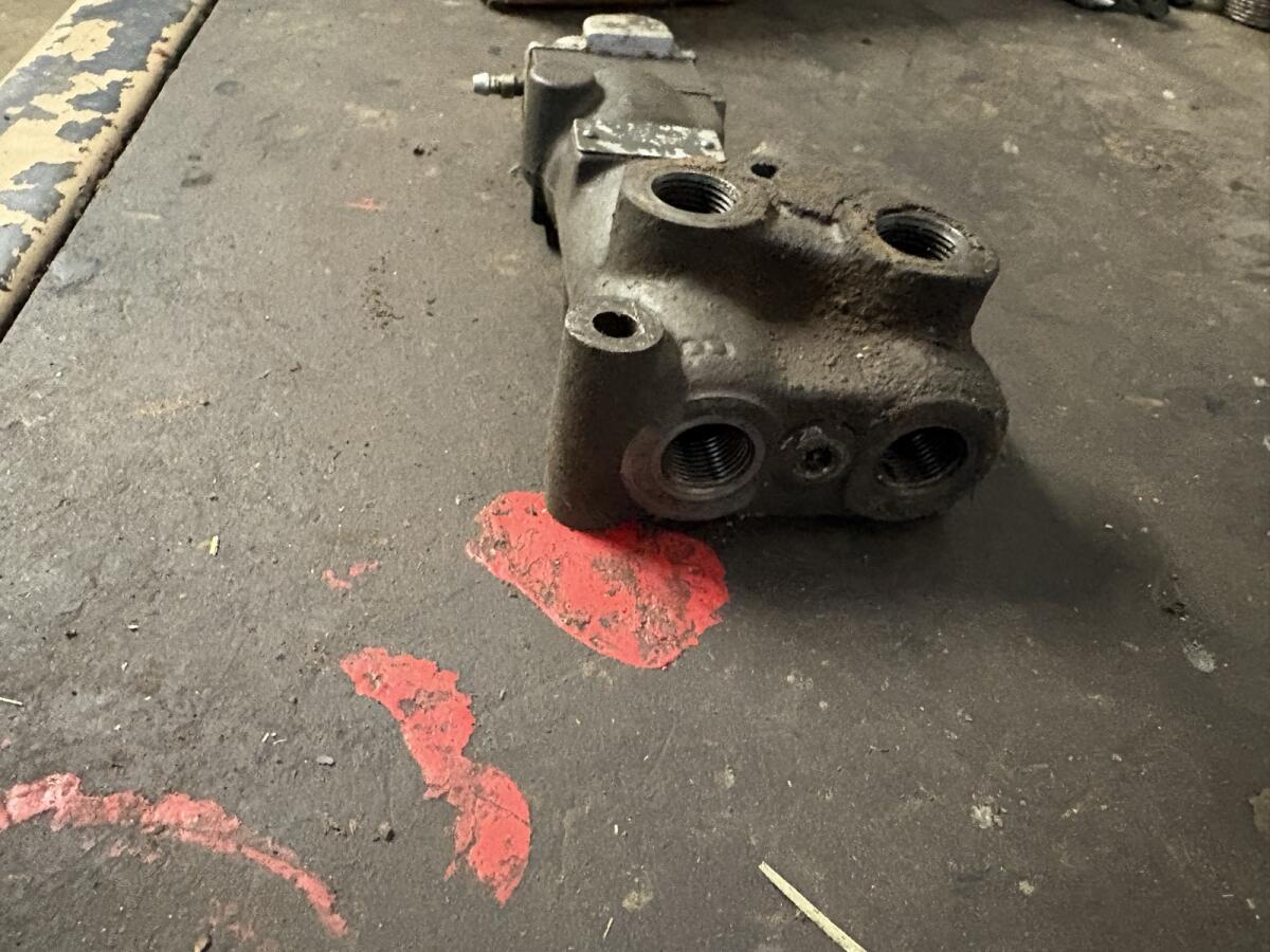 Fendt hydr. Bremsventil 3