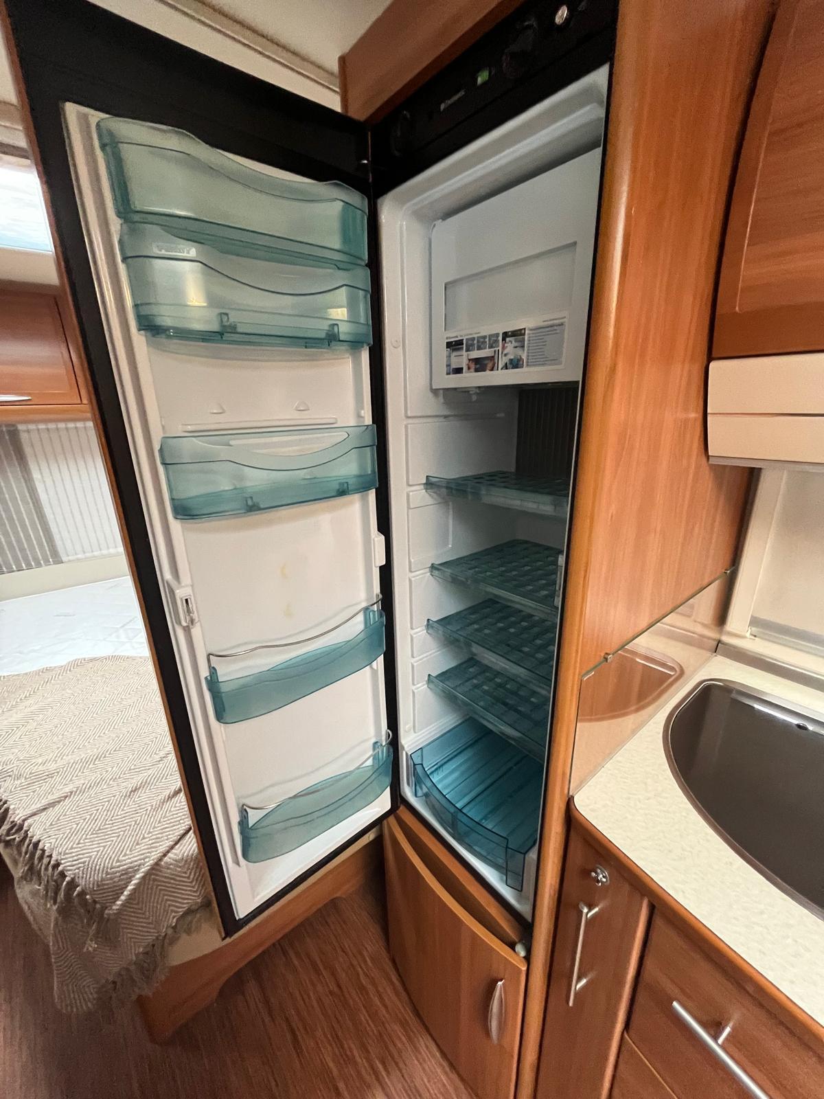 Platin 495 SFB mit Klima, Mover, Markise und Vorzelt 2