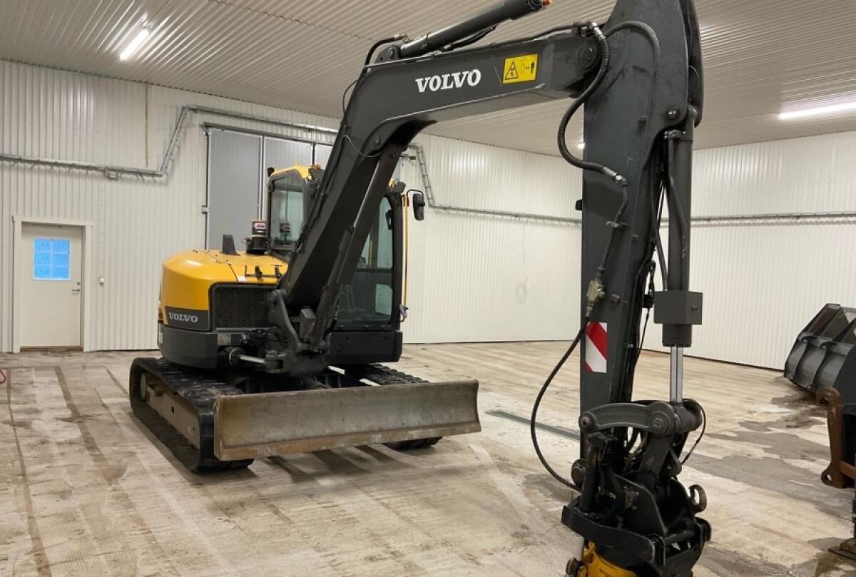 Volvo ECR88D mit Tiltrotator 2