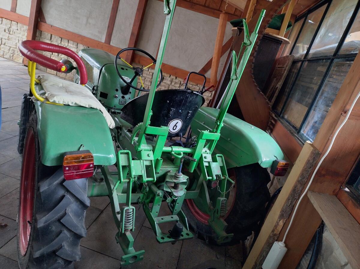 Holder B12 Kleintraktor 2