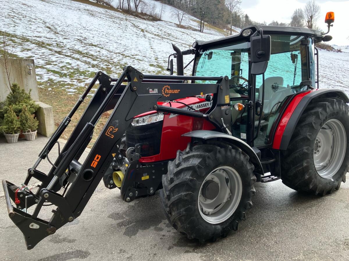 Massey Ferguson MF 4708 M 2