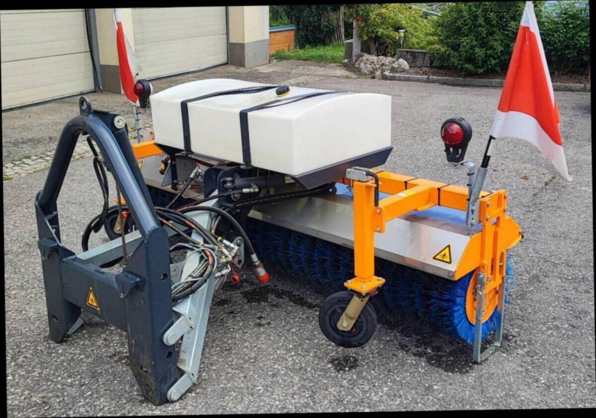 Frontkehrbesen Schmidt 3