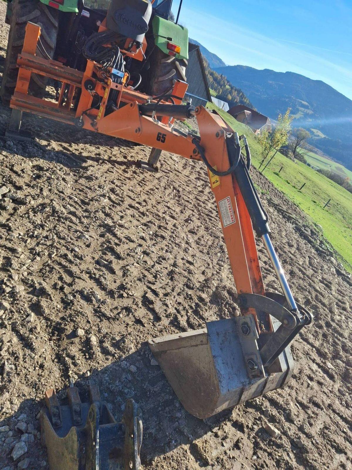 Baumaschinen Heckbagger 3