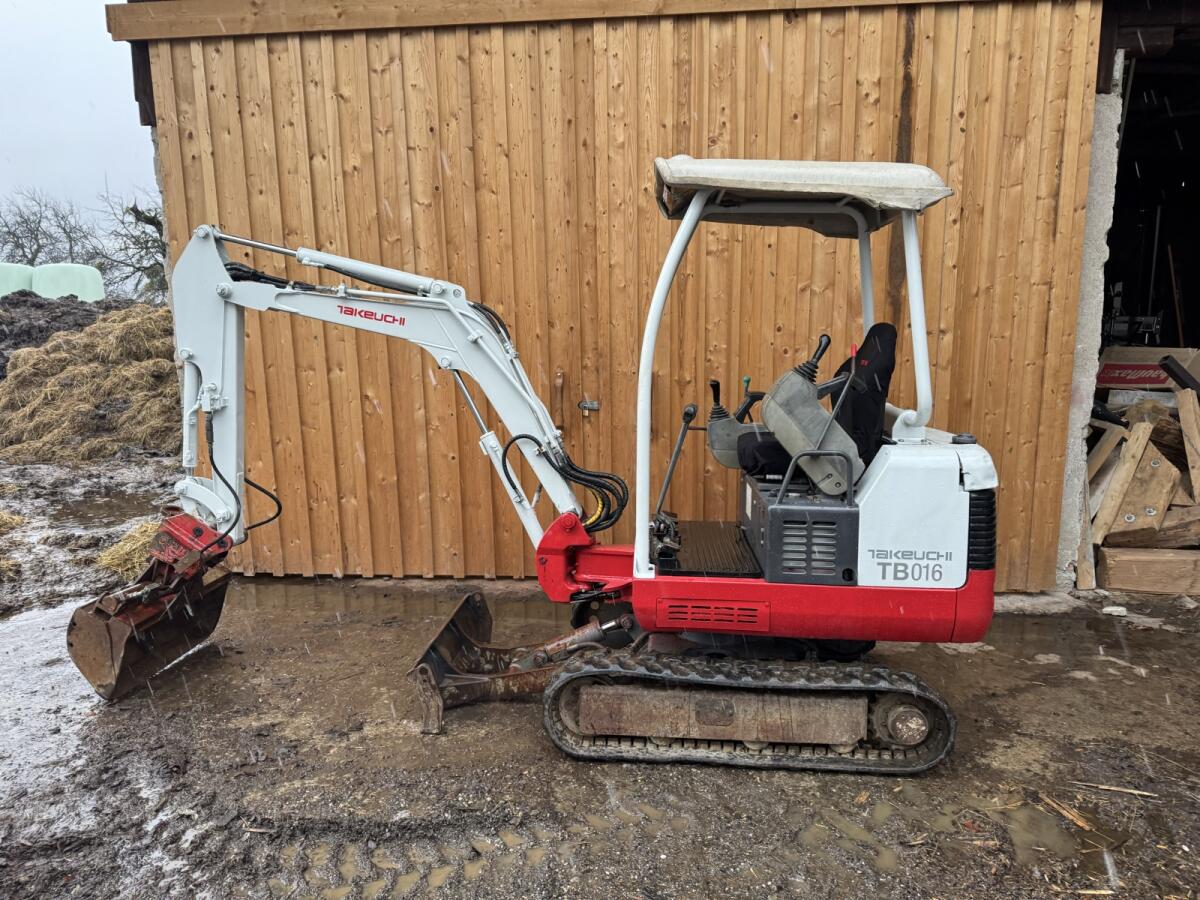 Takeuchi TB016 Minibagger 2