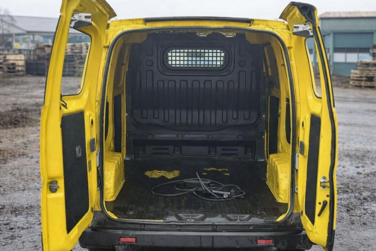Nissan NV200 Elektro Transporter – nur 64.000 km – §57a inkl. 3