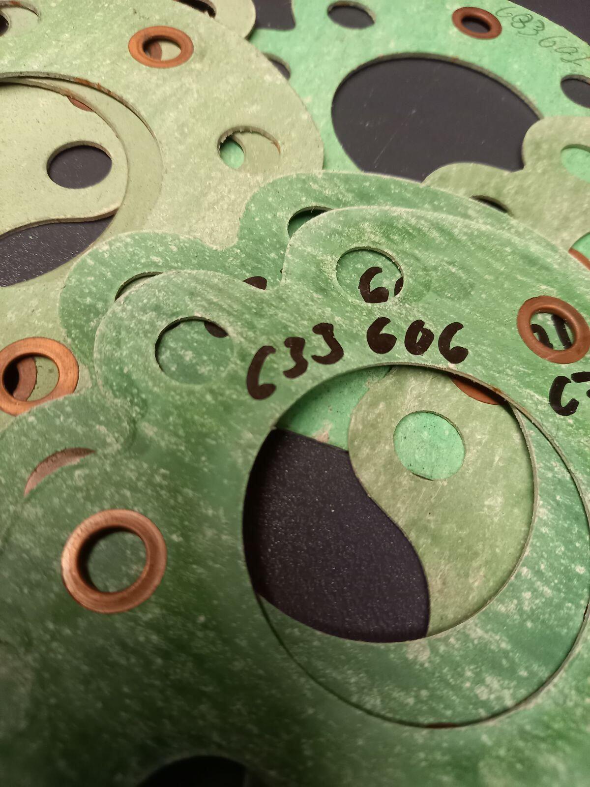 8 Stk. Dichtungen Claas Mähdrescher 2