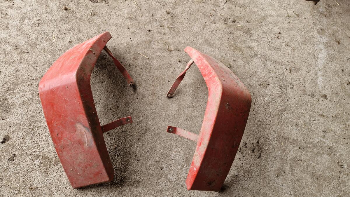 Steyr 8070 Kotflügel vorne 3