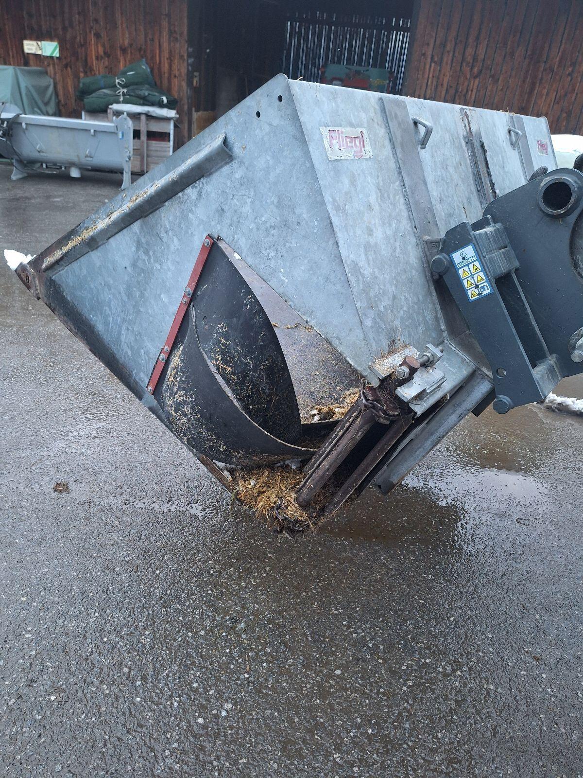 Futterschaufel Fliegl 3