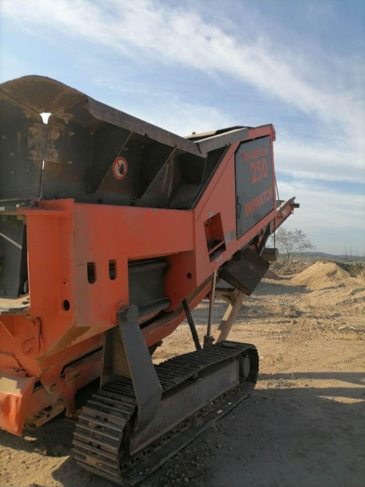 Vermietung Doppelbackenbrecher 3