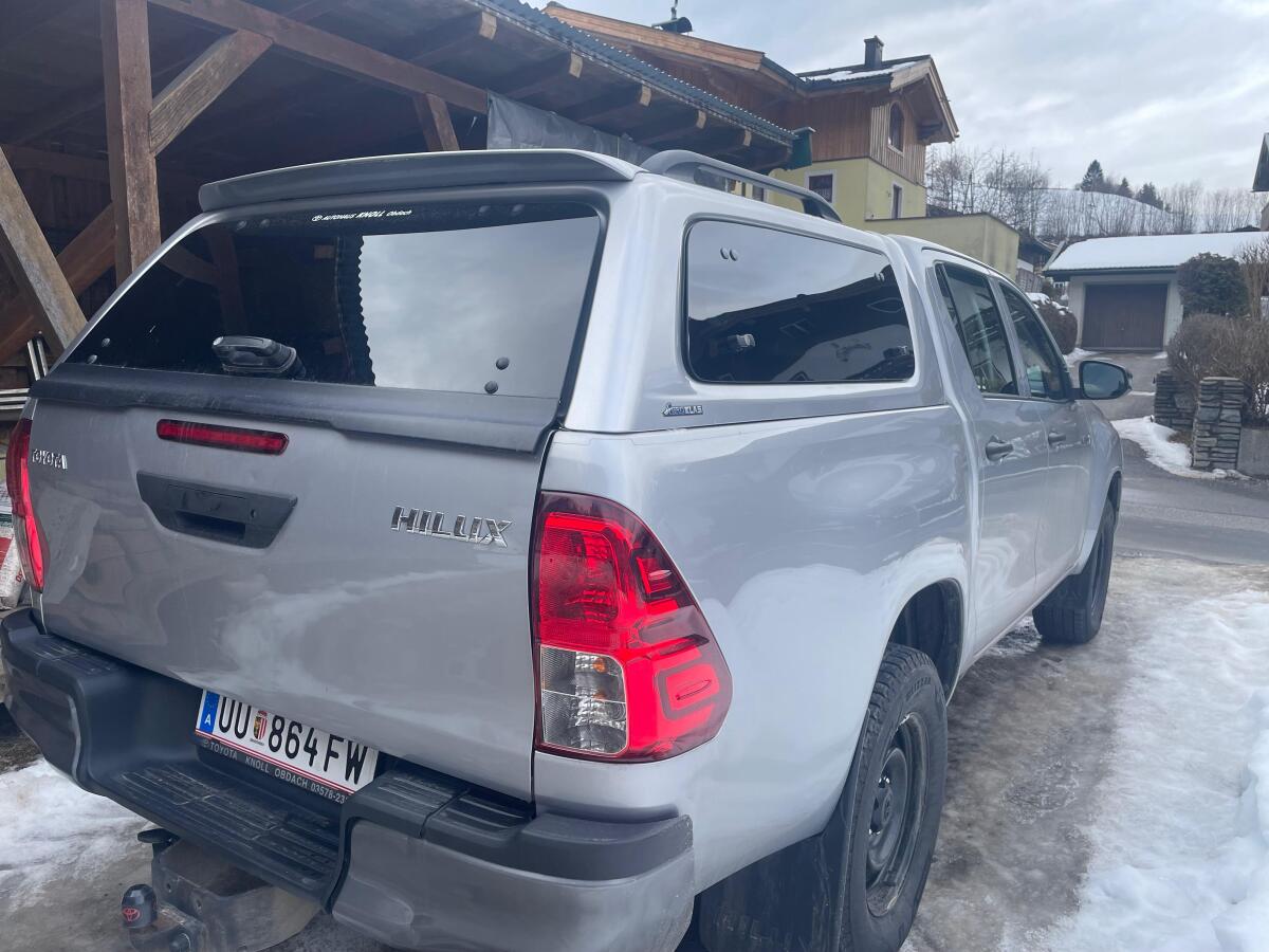 Toyota Hilux 2,4 l Double-Cab 4x4 Country 3