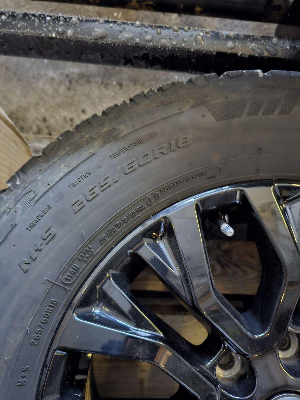 Ford Ranger 18 Zoll Felgen mit Reifen Cooper 255/60R18 2