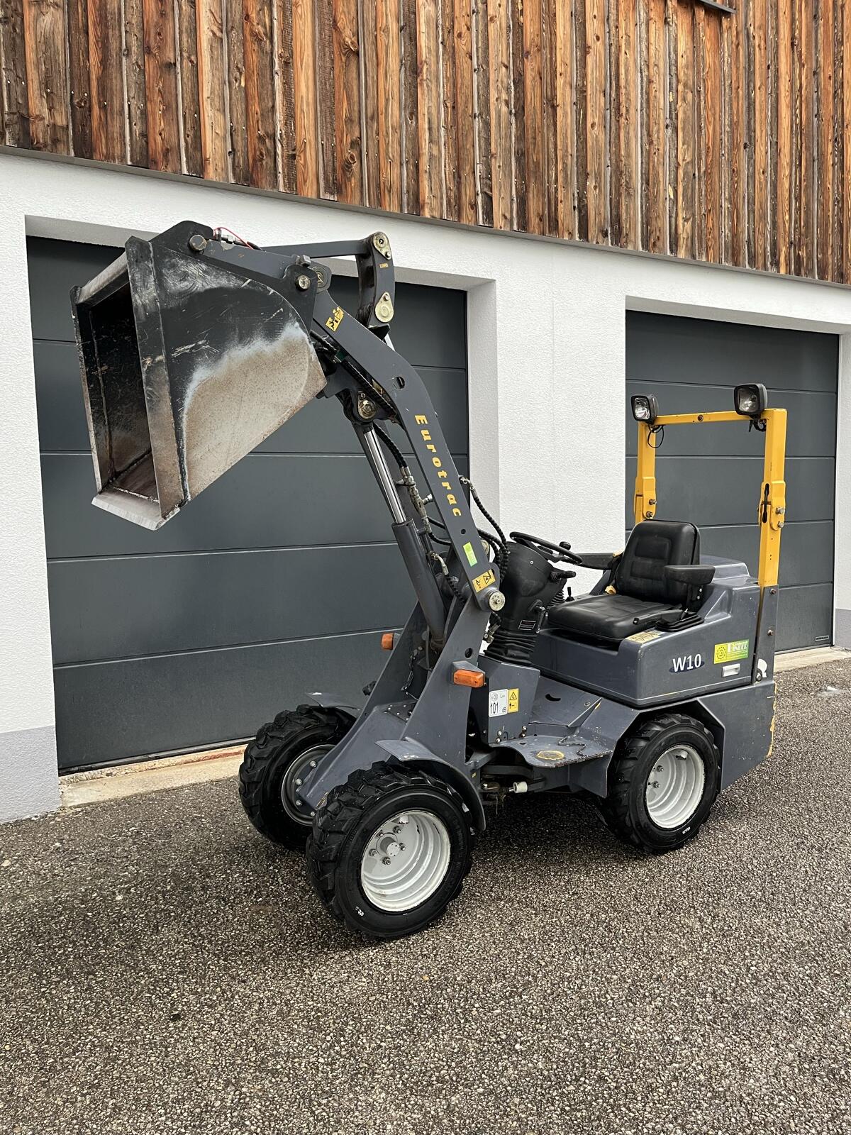 Eurotrac W10 Hoftrac Hoflader 3