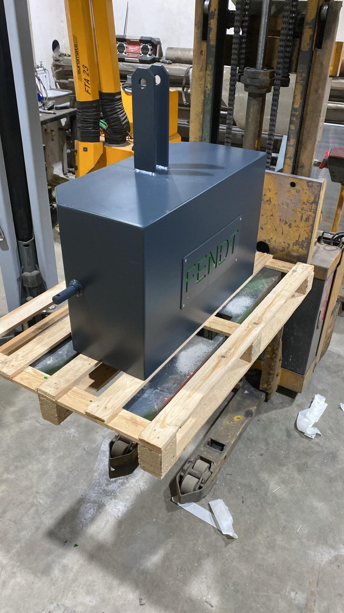 Frontgewicht 300 kg/400 kg mit Stahlmantel 2