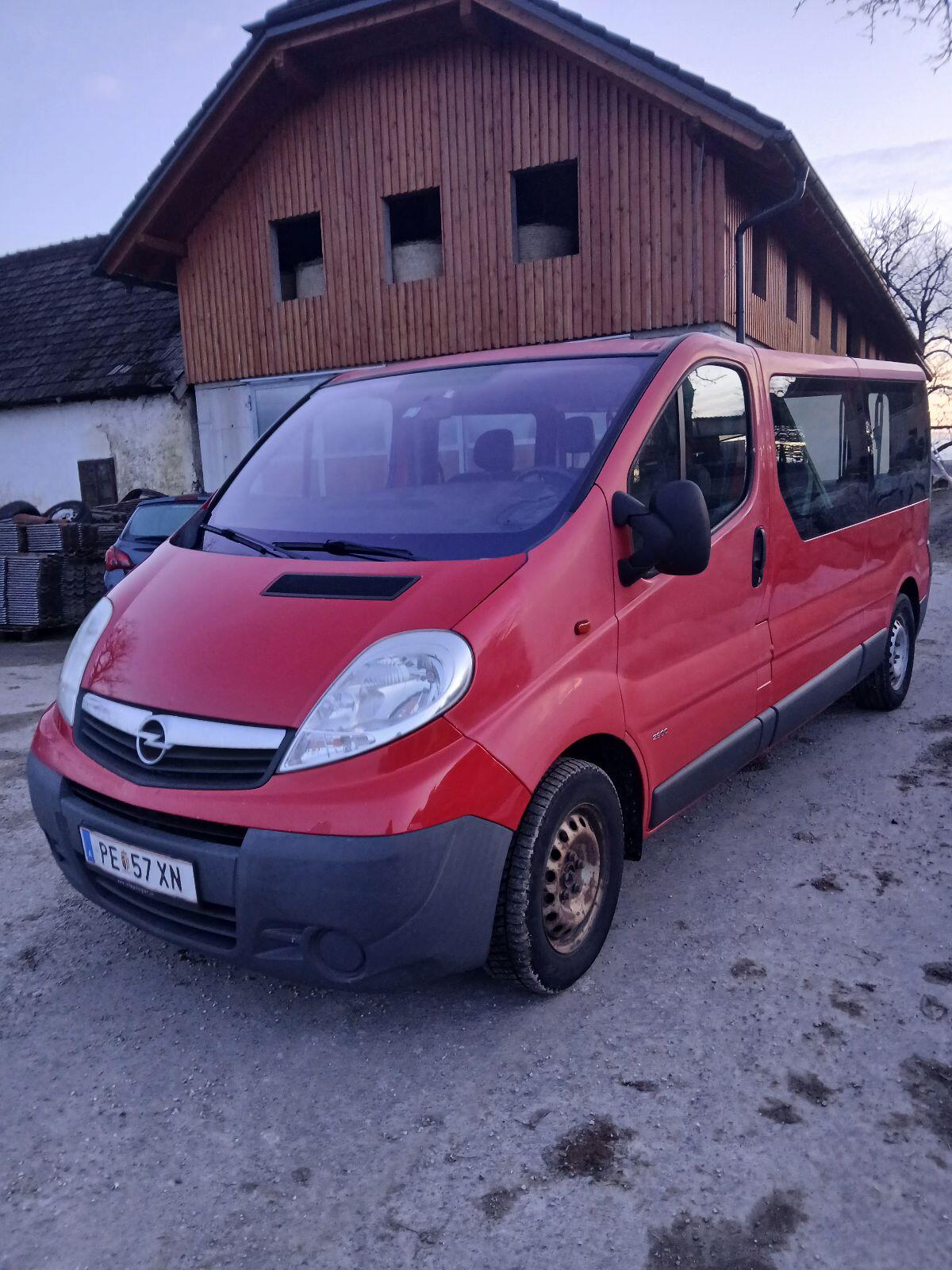 Opel Vivaro 2