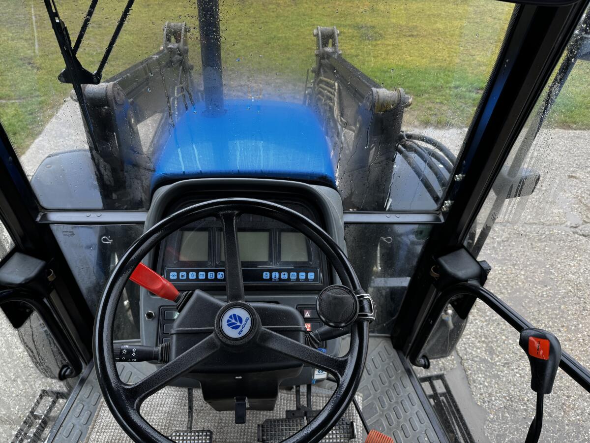 New Holland TS110 3