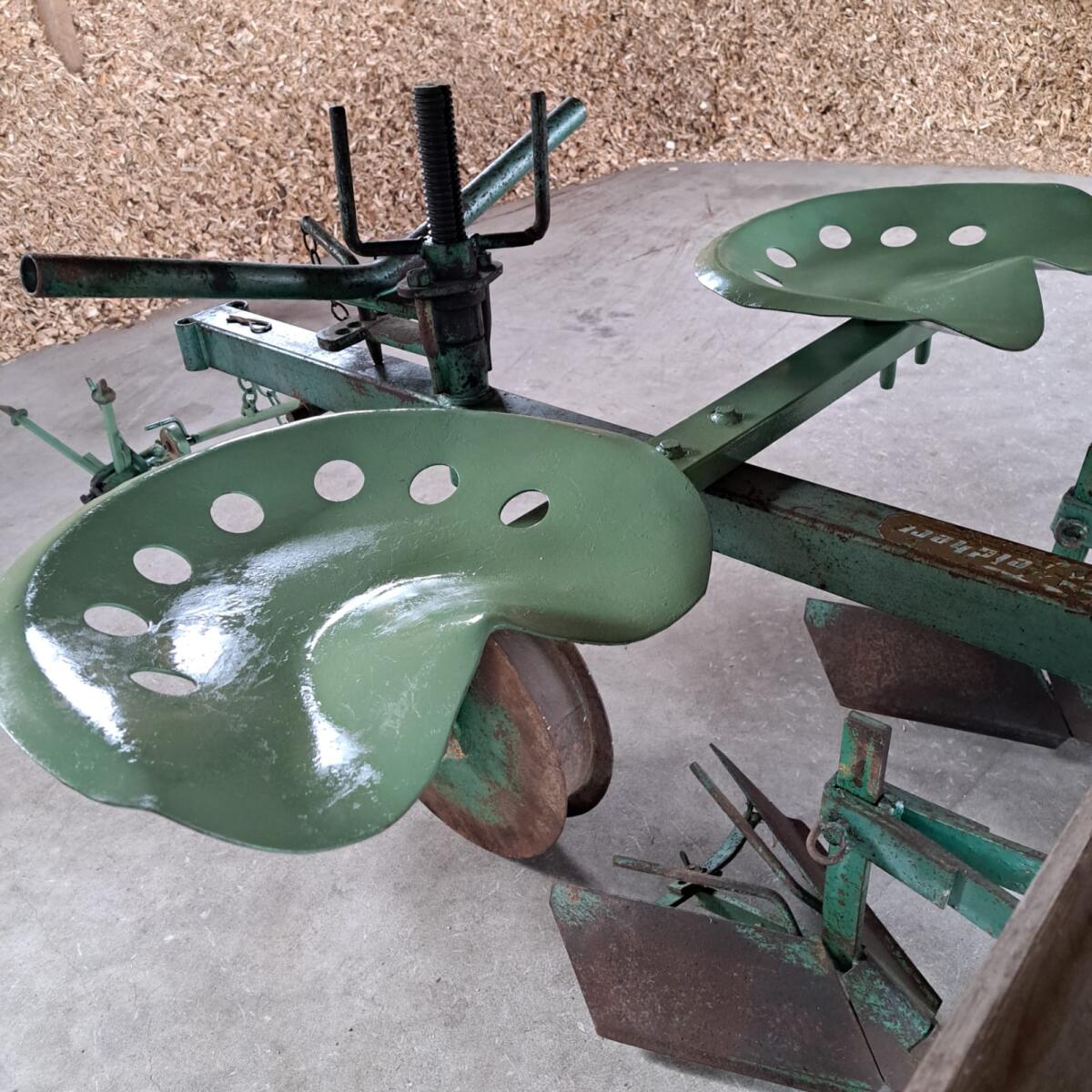 Verkaufe eine Kartoffelsetzmaschine der Marke Feldherr 3