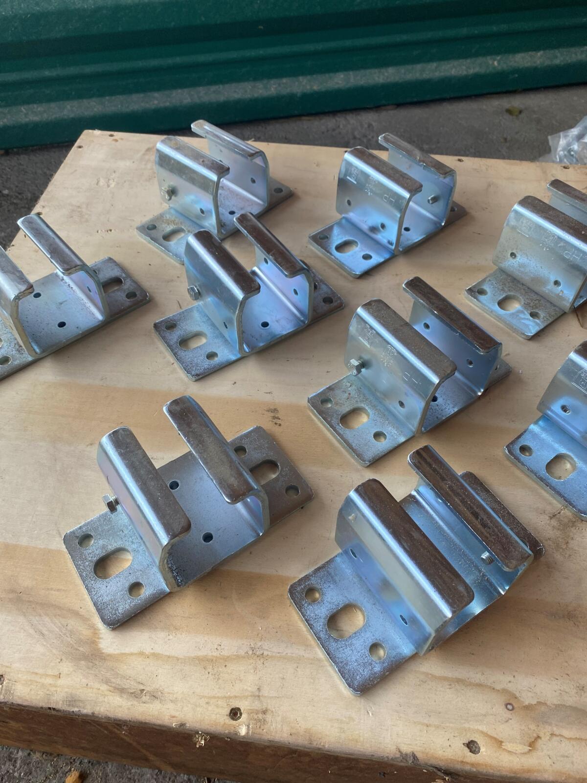 Laufschienen und Beschläge komplett für Schiebetore 3