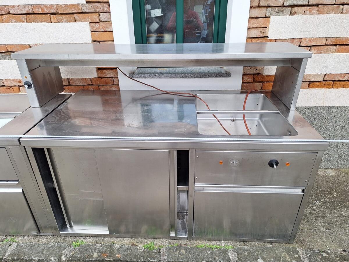 Edelstahlküche bzw. Edelstahlelemente 3