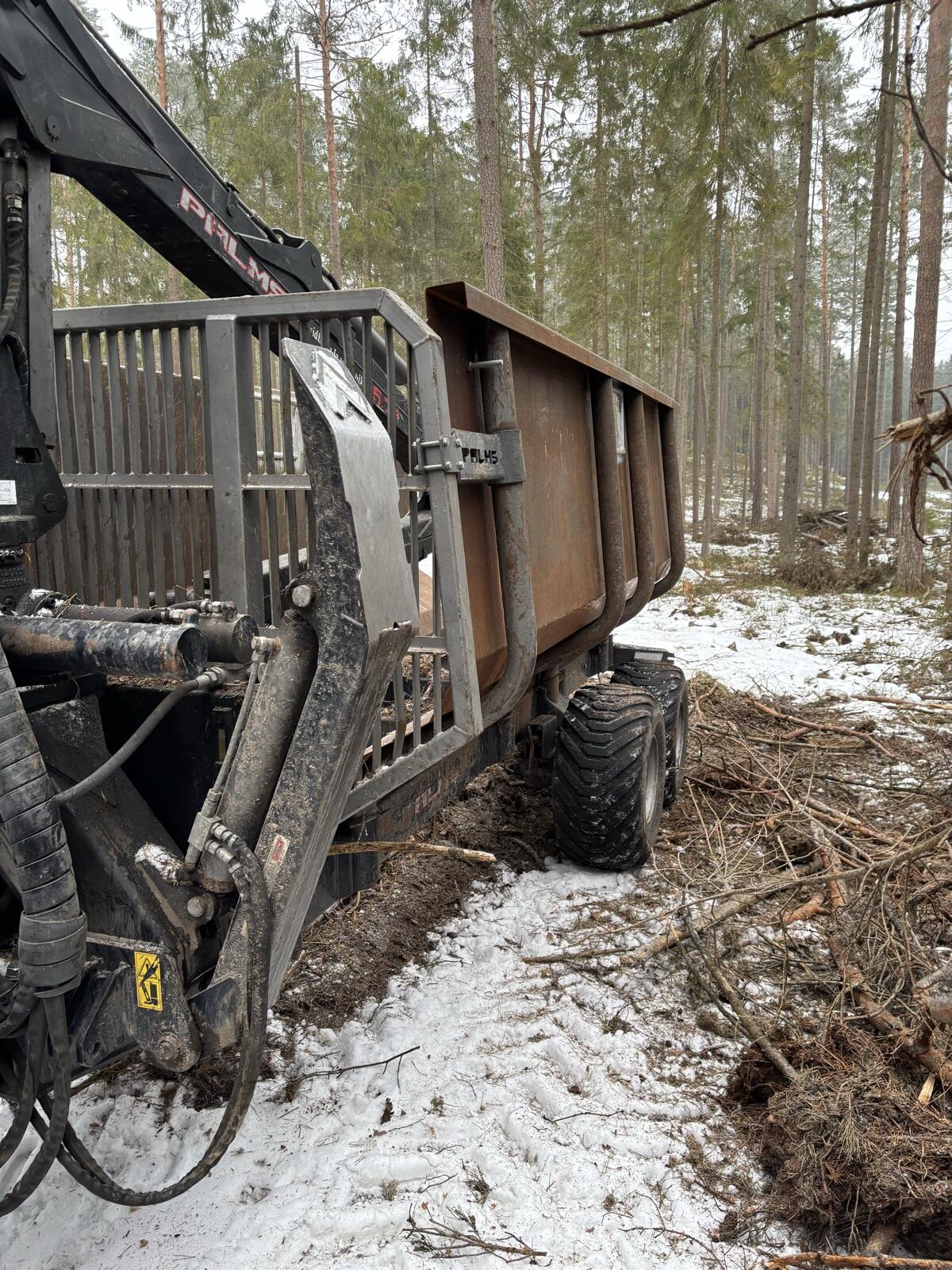 Palms H12D mit 5.72 Kran 3