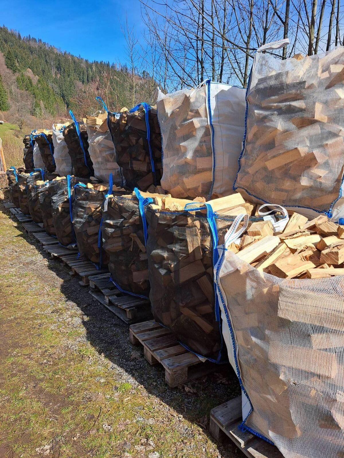 Brennholz ofenfertig Buche und Räuchermehl 3