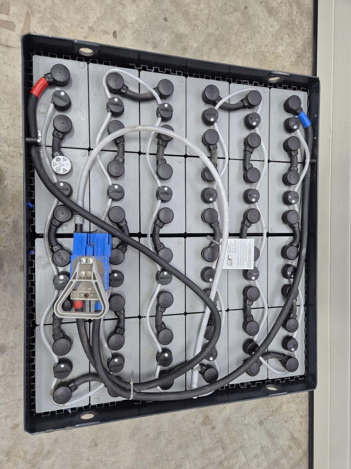 Neuwertige Staplerbatterie 48V 2