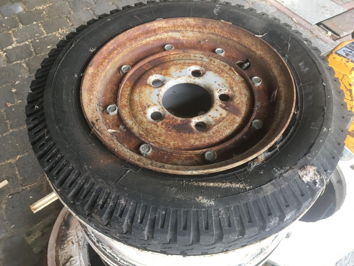 Felgen Räder Mähdrescher Fortschritt Multicar Anhänger 2