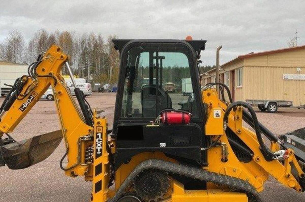 JCB 1CXT Bagger mit 6 Anbaugeräten 3