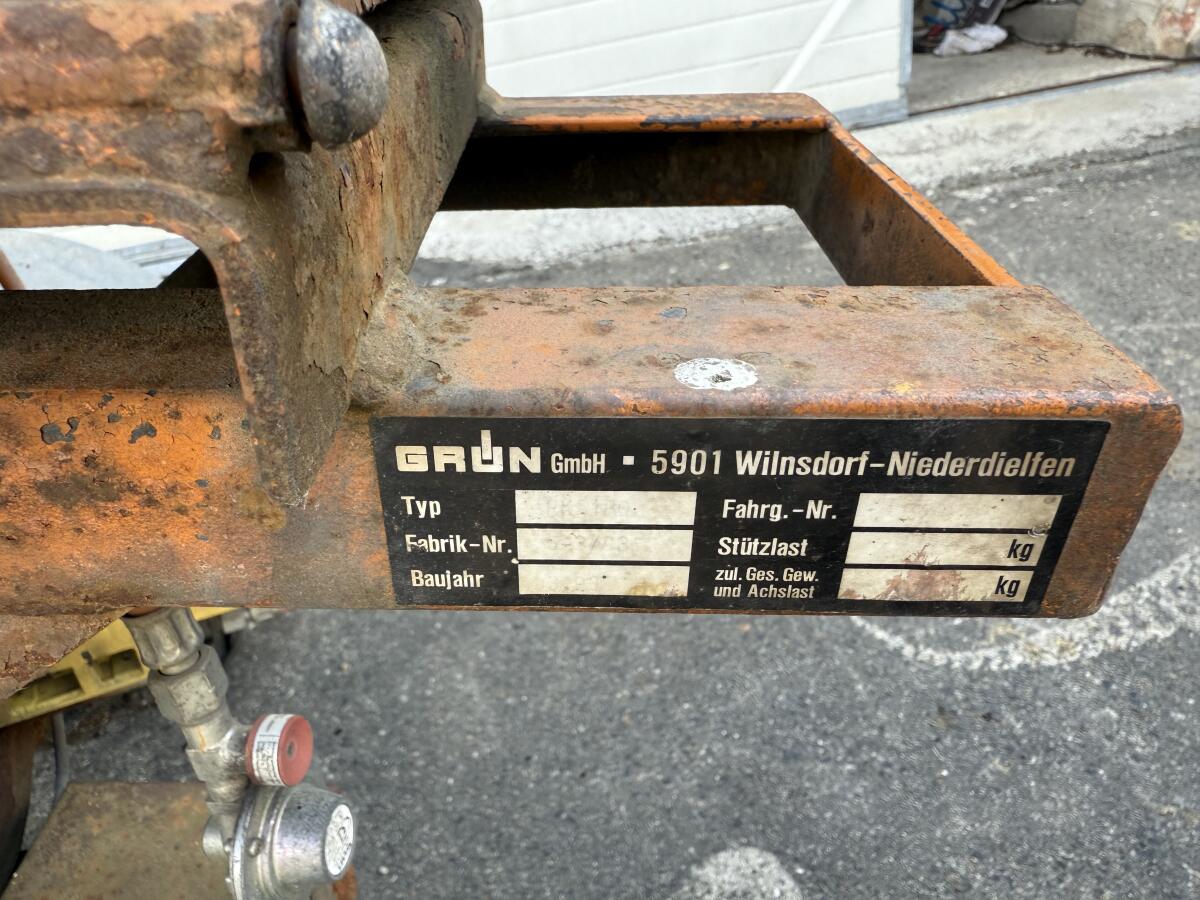 Grün Bitumenkocher auf Fahrgestell 2