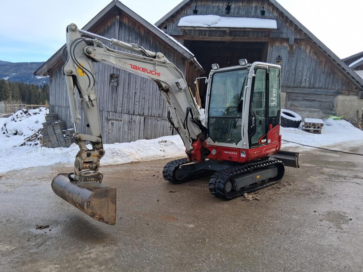 Takeuchi TB 240 2