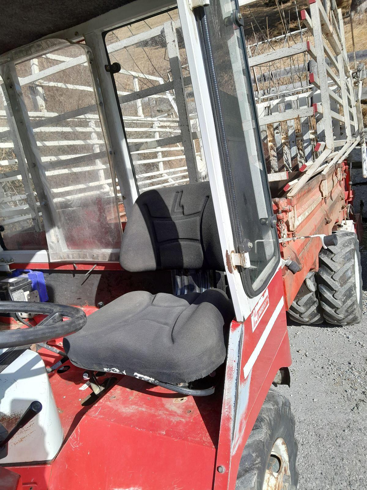 Lindner Schlepper 3500 mit Ladewagen, Bj. 1992 3