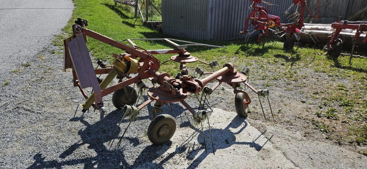 Kreiselheuer Kuhn GF440 + Teileträger 3